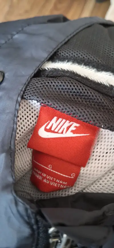 Cortaviento Nike bicolor con capucha - miniatura 2