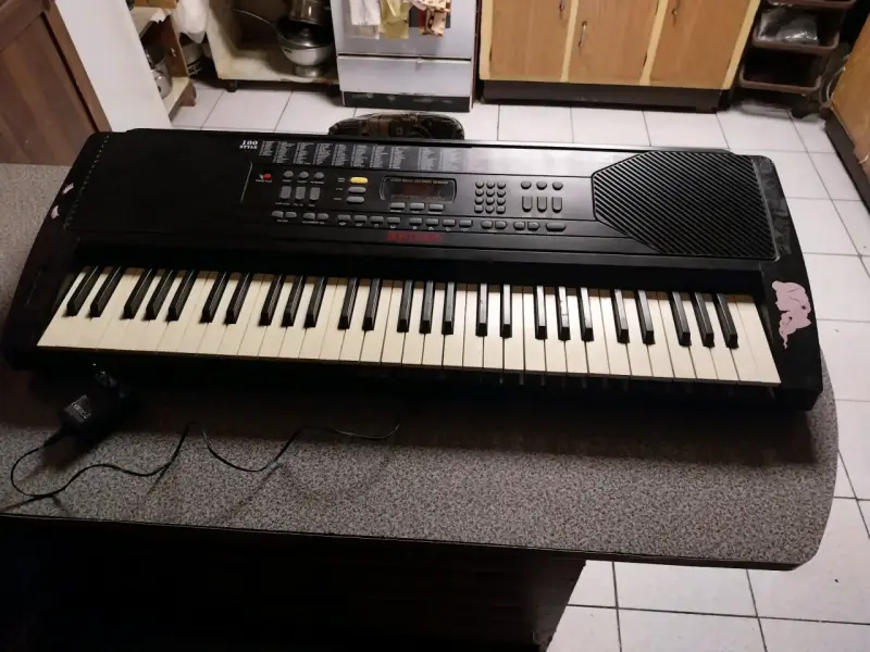 Teclado electrónico Bontempi con 100 sonidos - 1