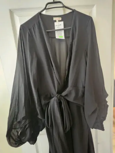 Vestido negro elegante Leandra Bello - miniatura 1