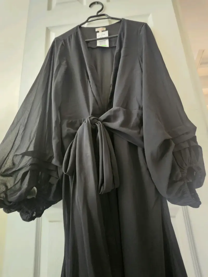 Vestido negro elegante Leandra Bello - 3