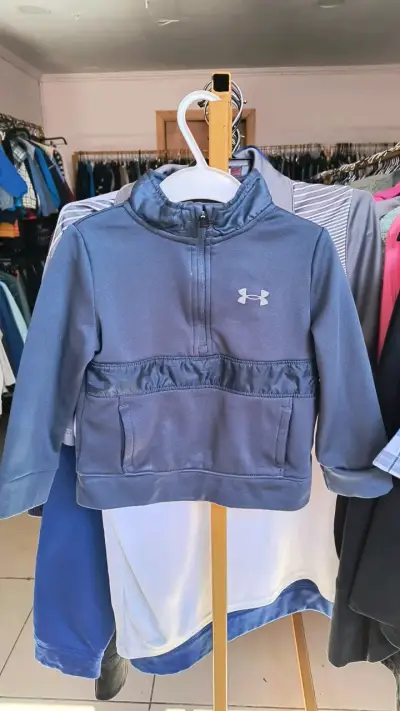 Polerón azul para niño Under Armour - miniatura 1