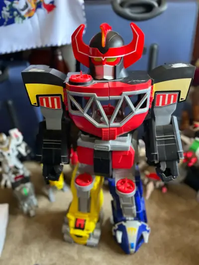 Figura de acción Megazord Power Rangers - miniatura 4