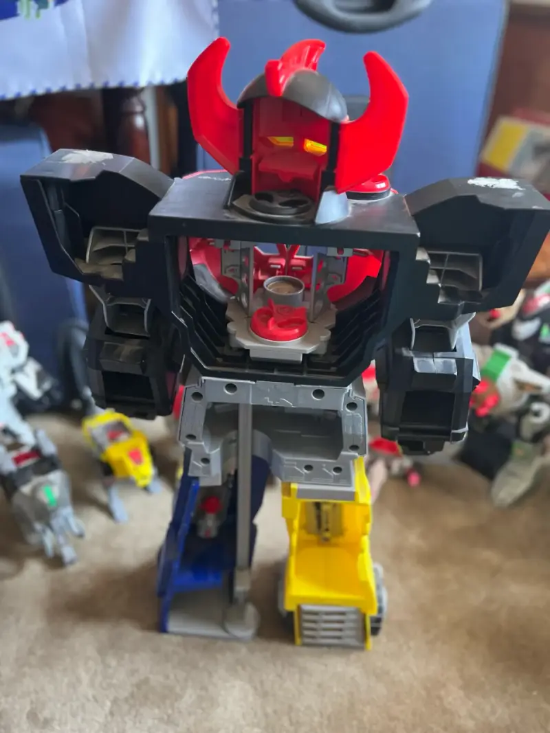 Figura de acción Megazord Power Rangers - 6