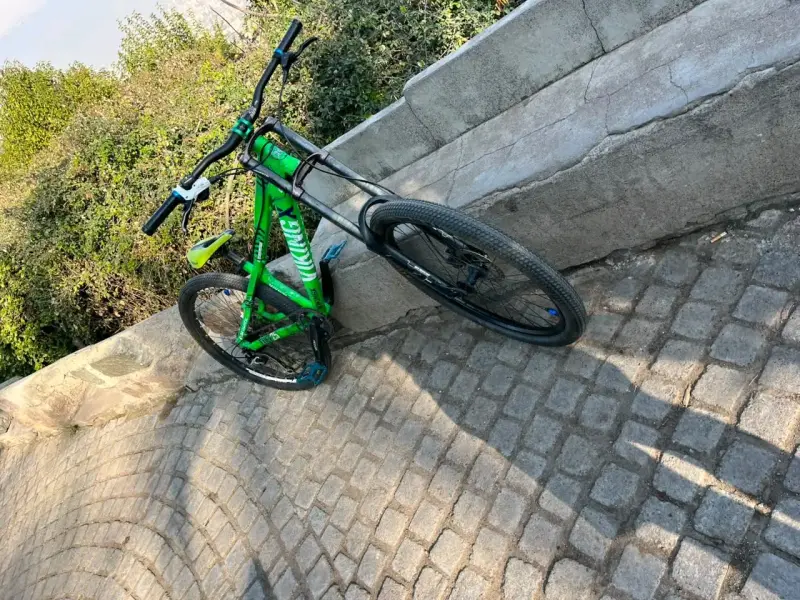 Bicicleta de montaña verde Viking en buen estado - 6