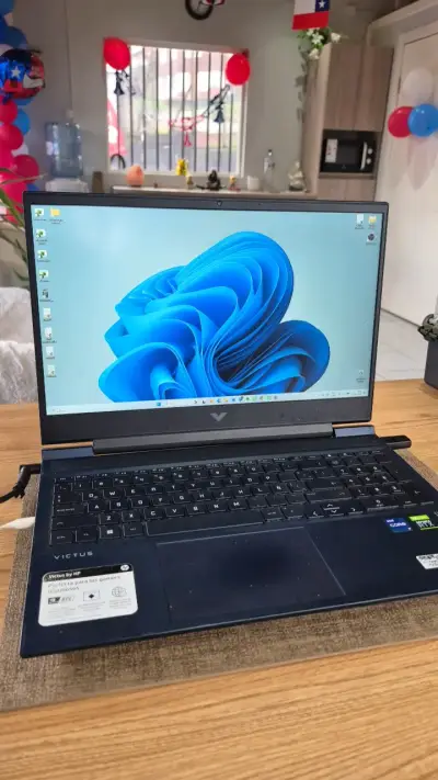 Laptop HP Victus Intel Core i7 con NVIDIA RTX - miniatura 1