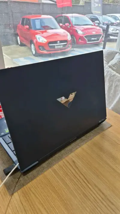 Laptop HP Victus Intel Core i7 con NVIDIA RTX - miniatura 3