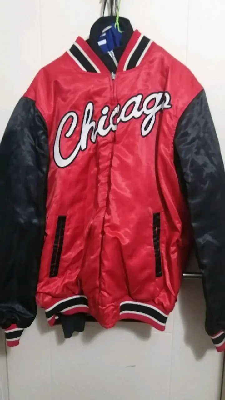 Chaqueta Chicago Bulls reversible negra y roja - 3