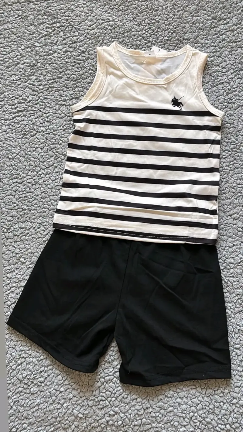Conjunto de ropa infantil - 1