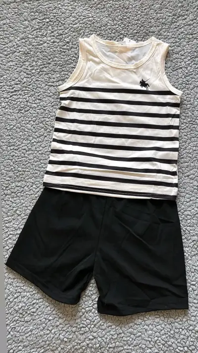 Conjunto de ropa infantil - miniatura 1