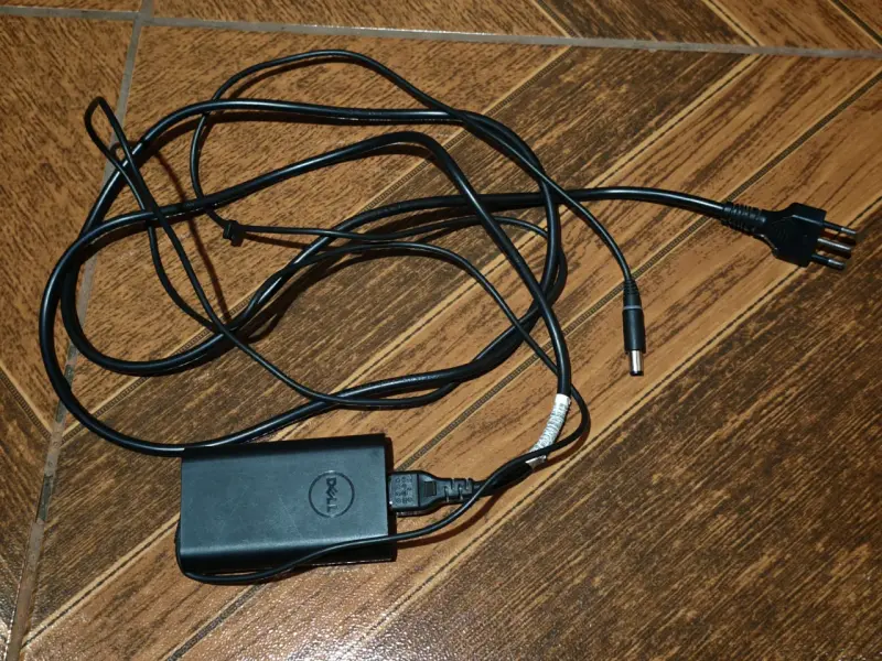Cargador Dell 65W para Laptop - 1