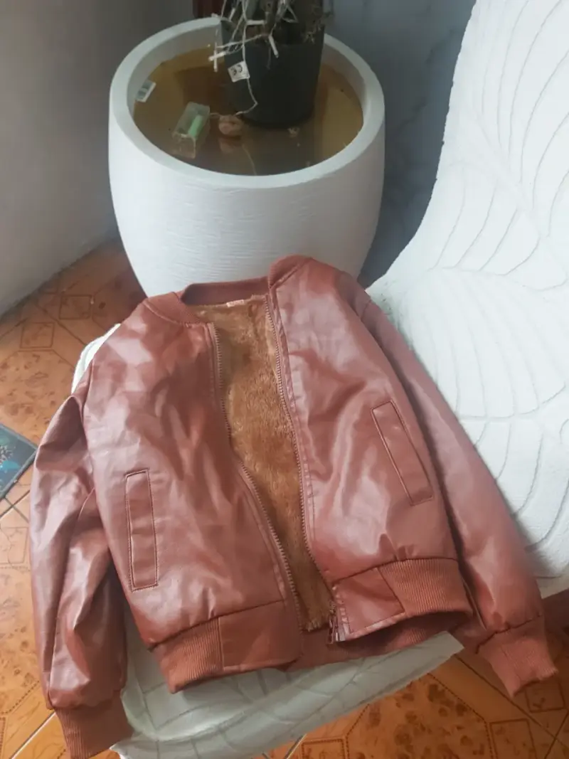 Chaqueta de cuero sintético con forro de piel - 2