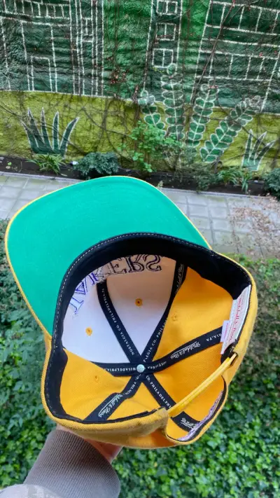 Gorra amarilla Lakers Mitchell & Ness - miniatura 2