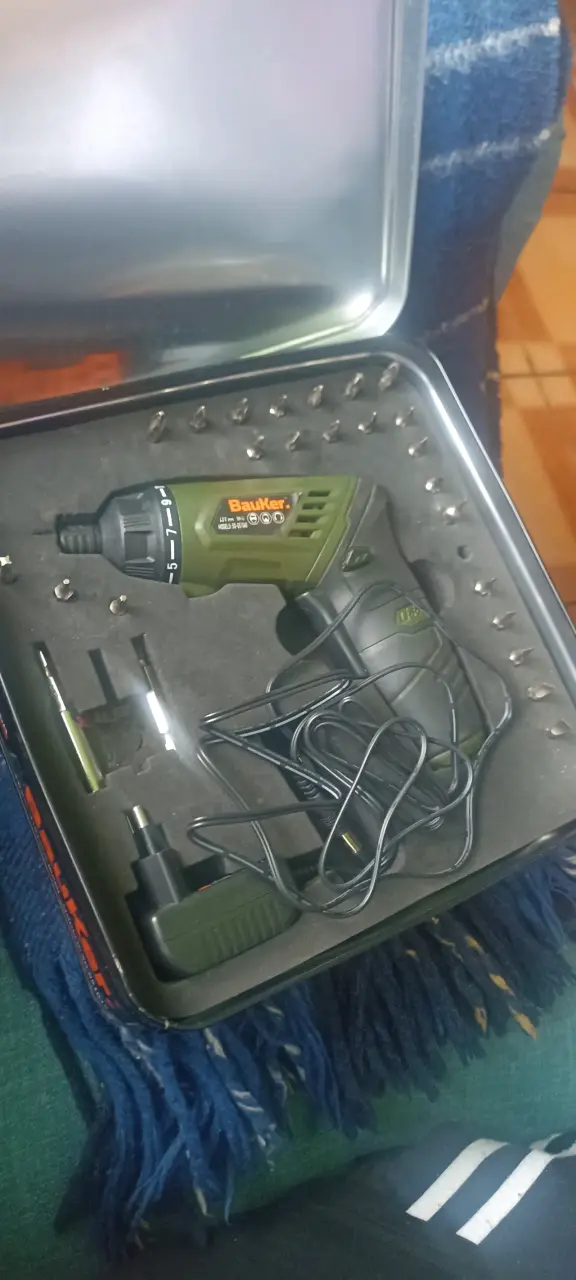 Atornillador inalámbrico Bauker con accesorios - 2