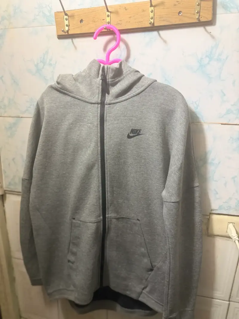 Polerón con capucha gris Nike para hombre - 1