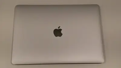 MacBook Air 13 pulgadas en excelente estado - miniatura 1