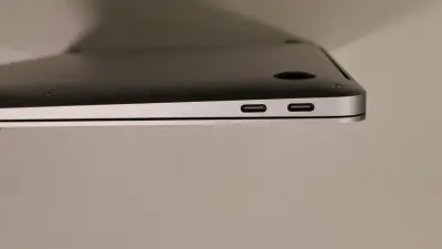 MacBook Air 13 pulgadas en excelente estado - miniatura 2