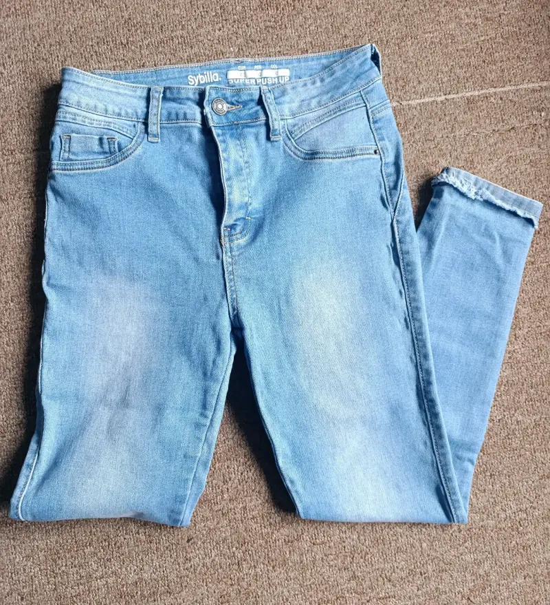 Jeans Sybilla Talla 40 Push Up azul claro