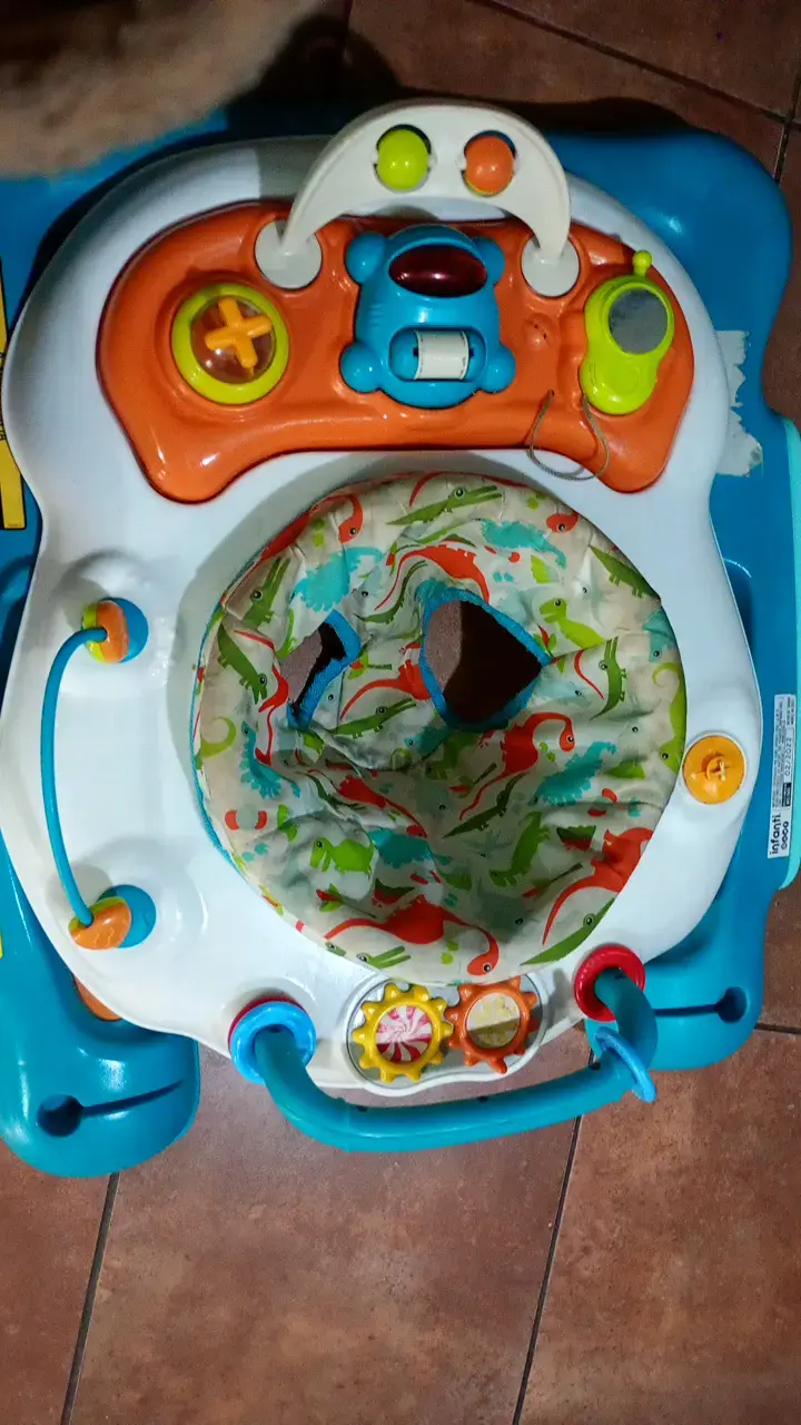 Andador para bebé Infanti con juguetes interactivos - 1