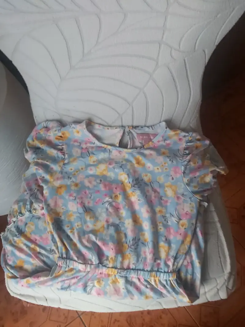 Vestido infantil floral en tonos pastel