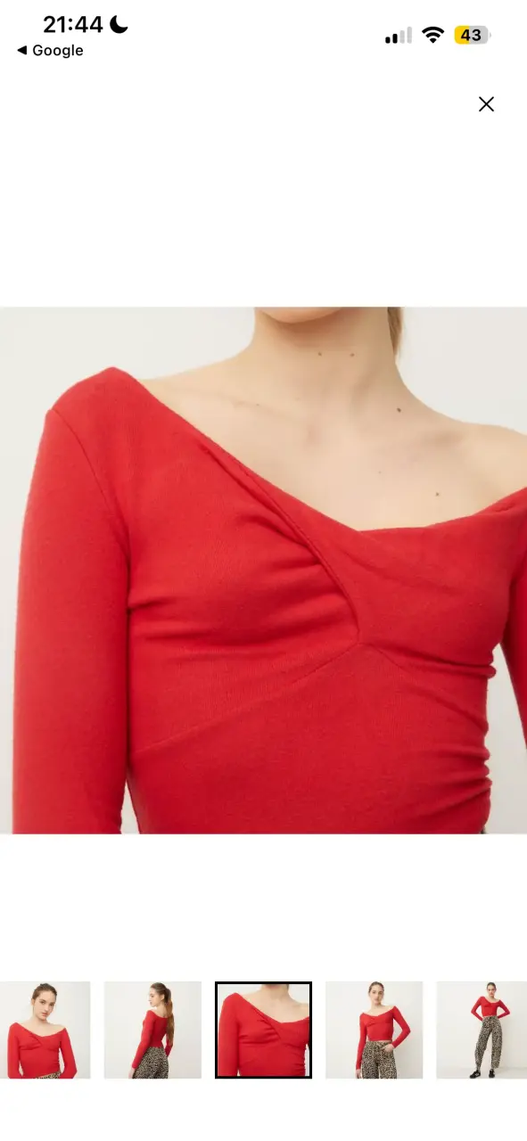 Top rojo de manga larga con escote en V - 2
