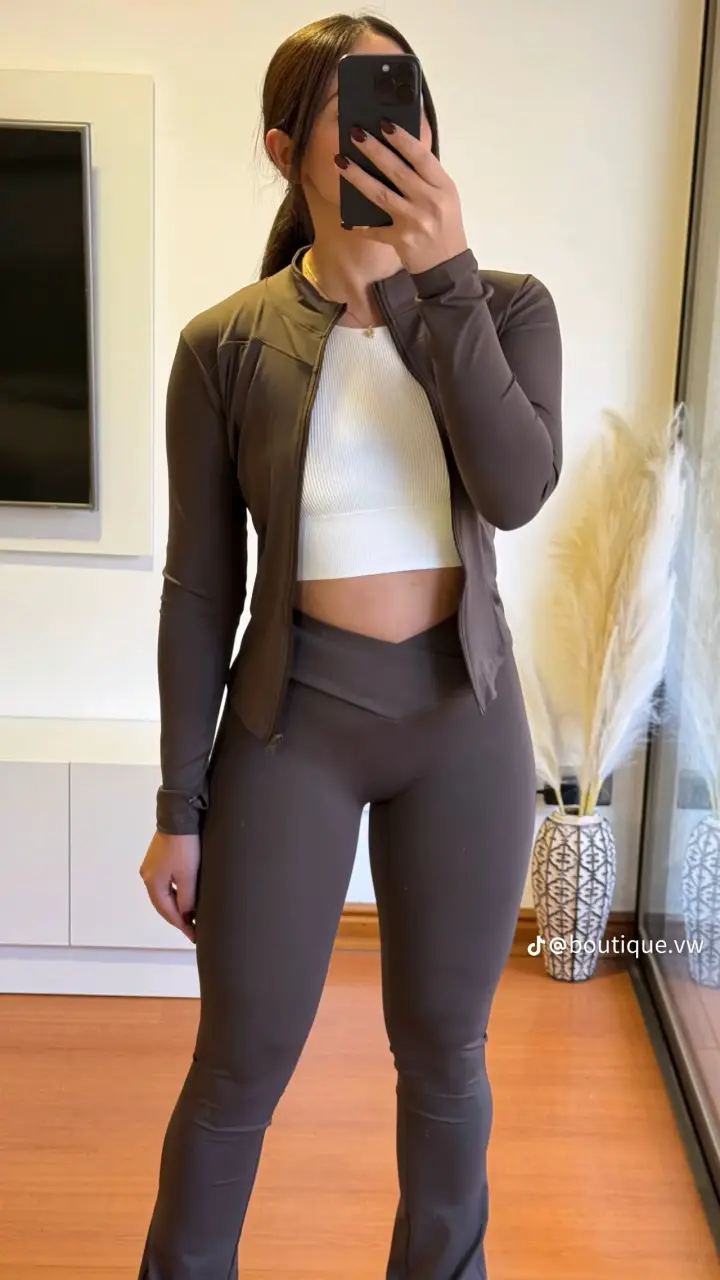 Conjunto deportivo marrón para mujer - 1
