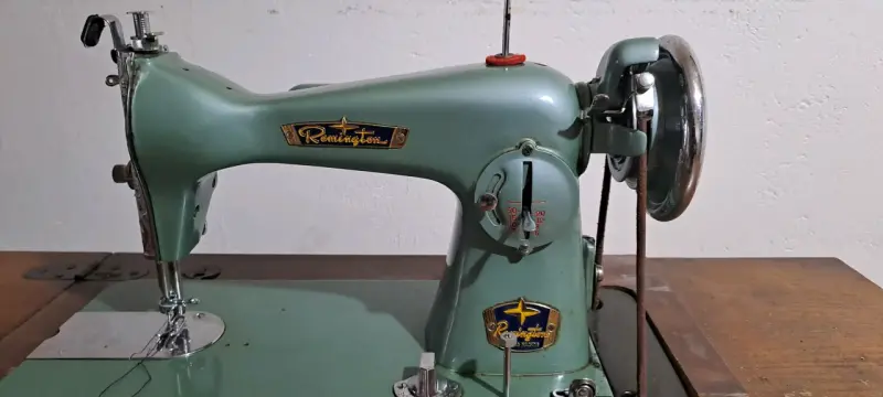 Máquina de Coser Antigua Remington Verde - 4