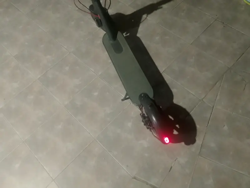 Scooter eléctrico en perfectas condiciones - 6