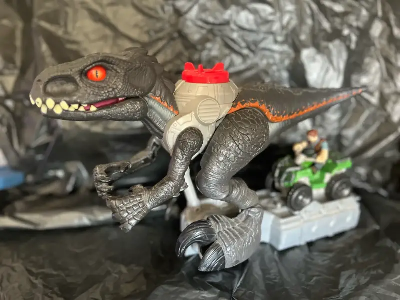 Indoraptor Jurassic World Motorizado de Imaginext - 1