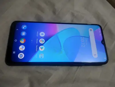 Smartphone Vivo con cámara dual y pantalla grande - miniatura 1