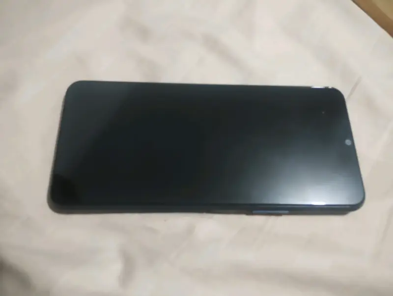 Smartphone Vivo con cámara dual y pantalla grande - 2