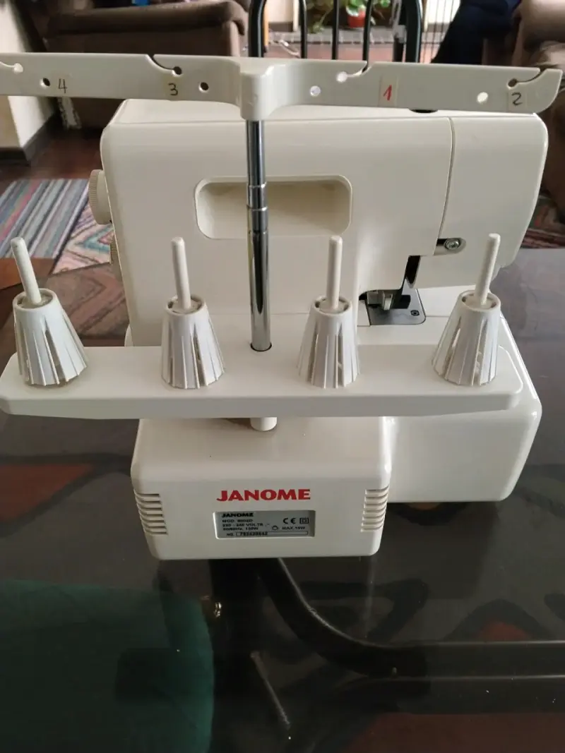 Máquinas de coser Janome 311 y 8002D con alimentación diferencial - 2