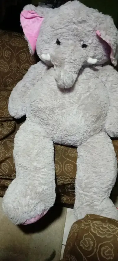 Peluche gigante de elefante gris con orejas rosadas - miniatura 1
