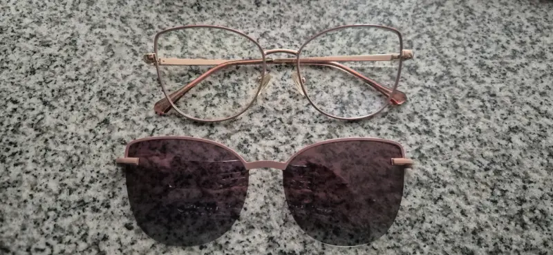 Gafas de sol con estuche y paño de limpieza - 2