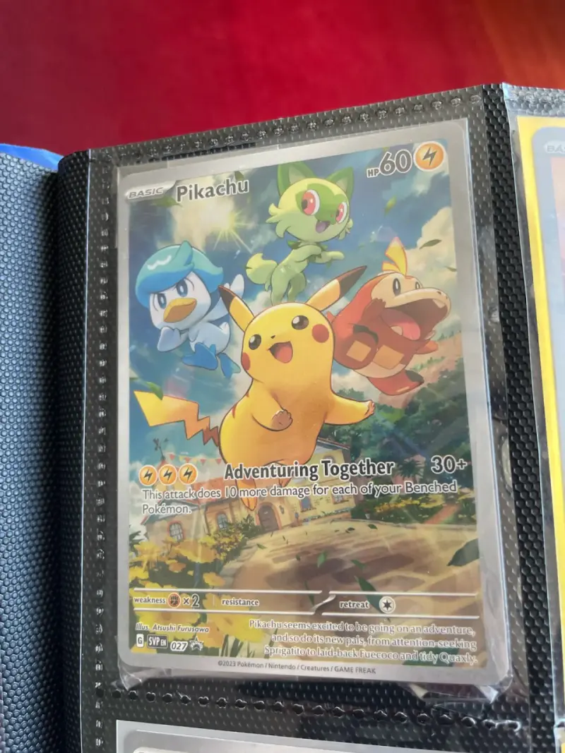 Carta Pokémon Pikachu Adventuring Together