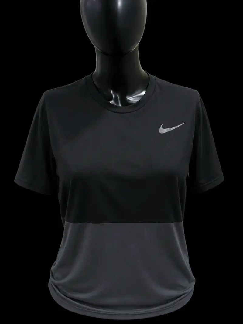 Polera deportiva negra Nike para mujer