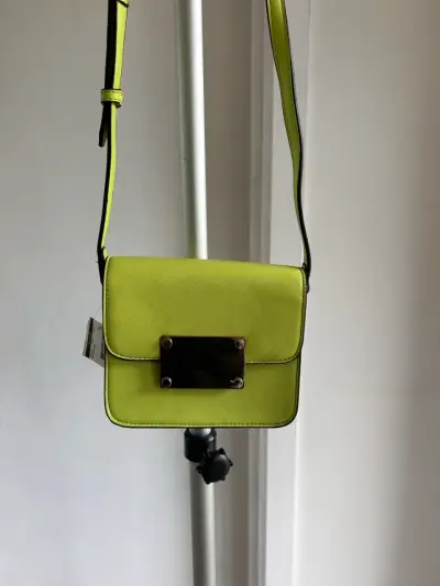 Cartera verde lima con placa dorada Aldo - miniatura 4