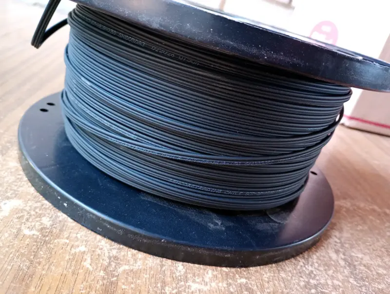 Carrete de cable negro para uso general - 1