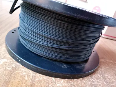 Carrete de cable negro para uso general - miniatura 1