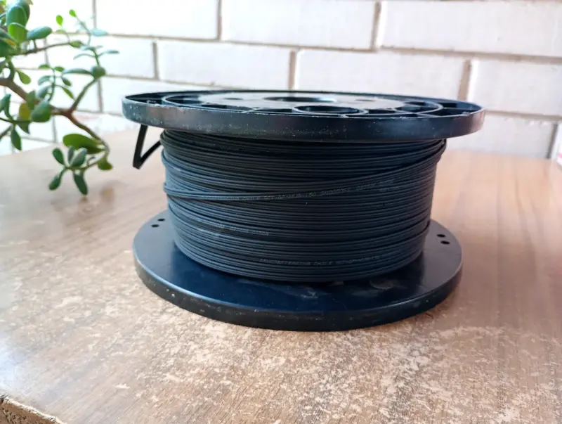 Carrete de cable negro para uso general - 2