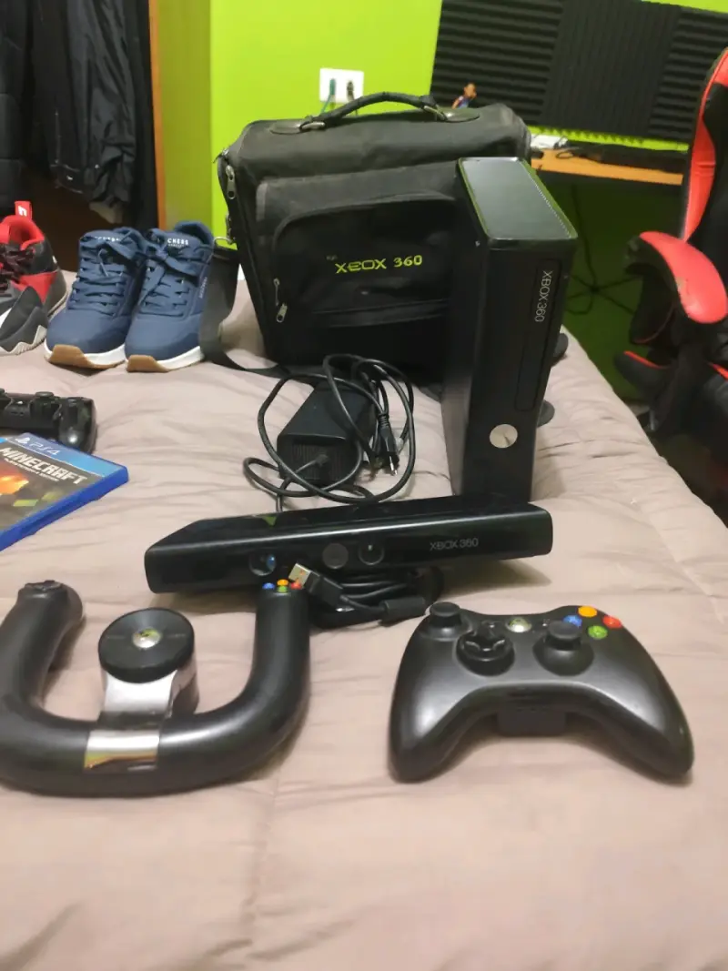 Consola Xbox 360 con Kinect y juegos incluidos - 1