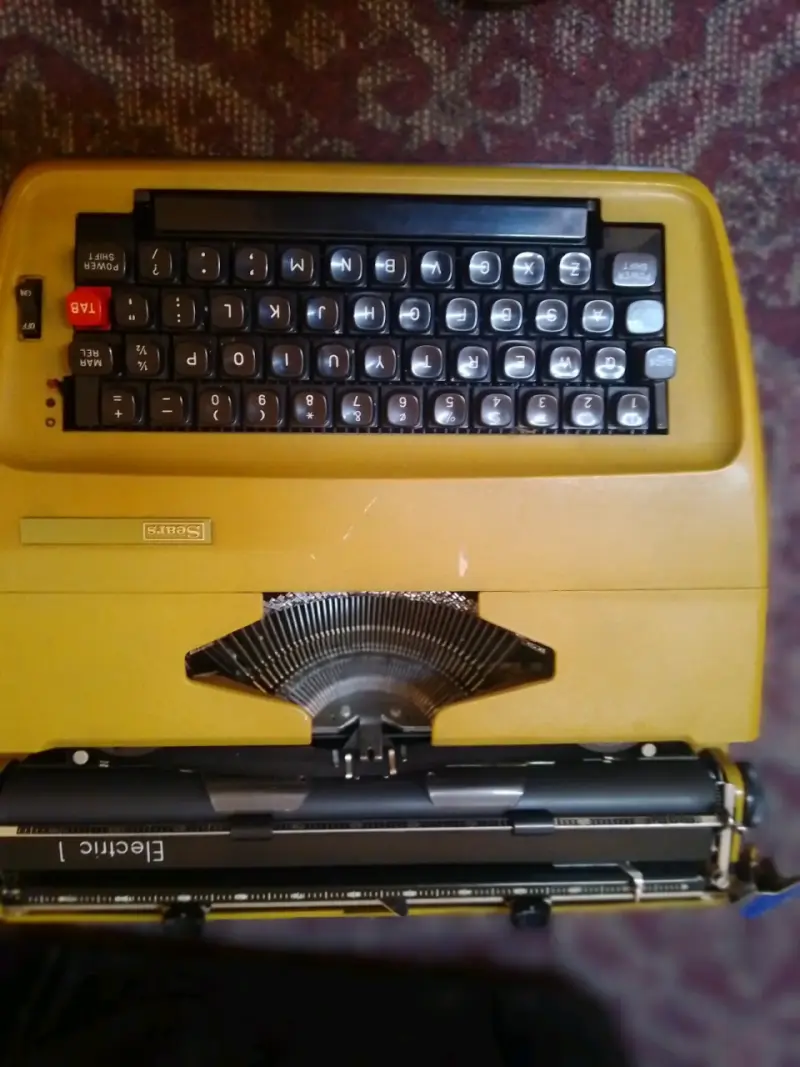 Máquina de escribir eléctrica Smith Corona amarilla - 4