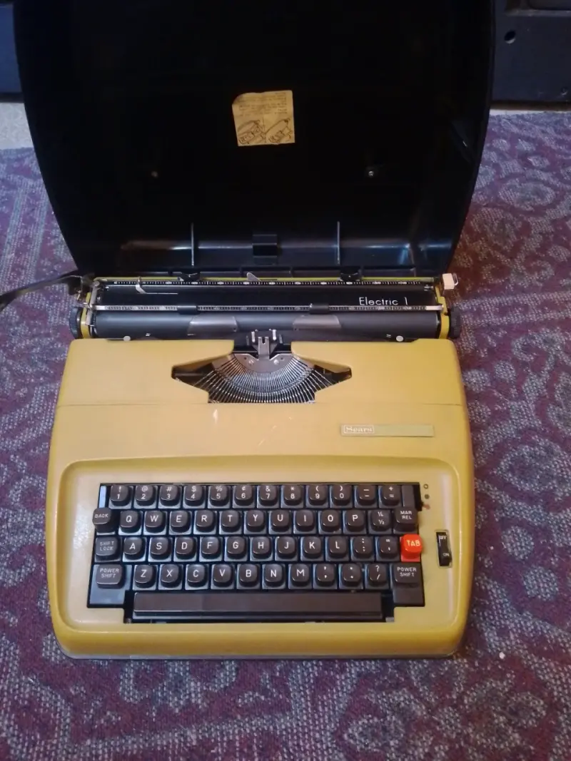 Máquina de escribir eléctrica Smith Corona amarilla - 5