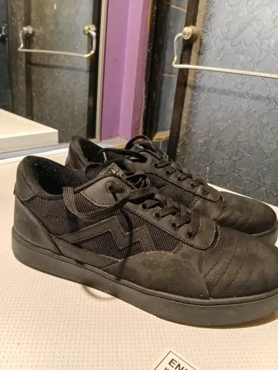 Zapatillas deportivas negras Nike y Maui & Sons - miniatura 5