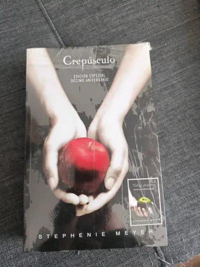 Libro Crepúsculo Edición Especial 10mo Aniversario - miniatura 1