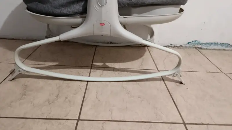 Cuna mecedora para bebé con juguete colgante - 3
