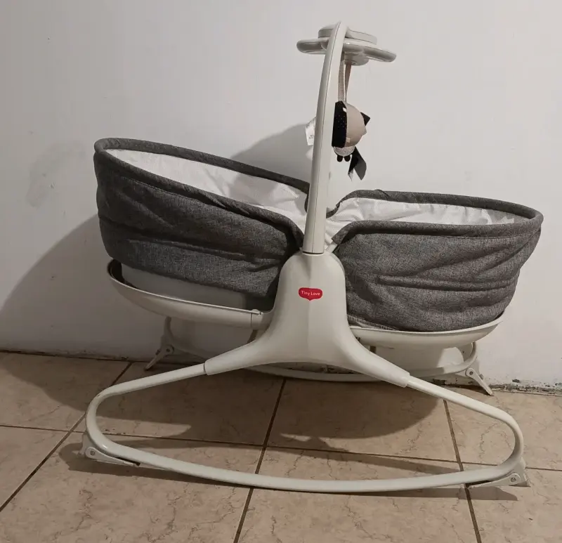 Cuna mecedora para bebé con juguete colgante - 6