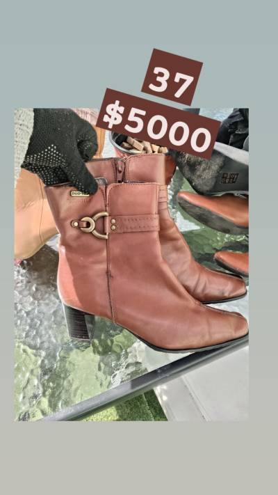 Botines de cuero marrón con hebilla talla 37 - miniatura 1
