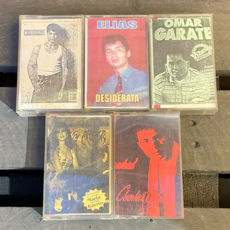 5 cassettes de música variada - 1