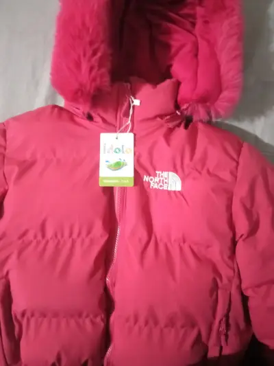 Chaqueta acolchada roja The North Face para mujer - miniatura 3