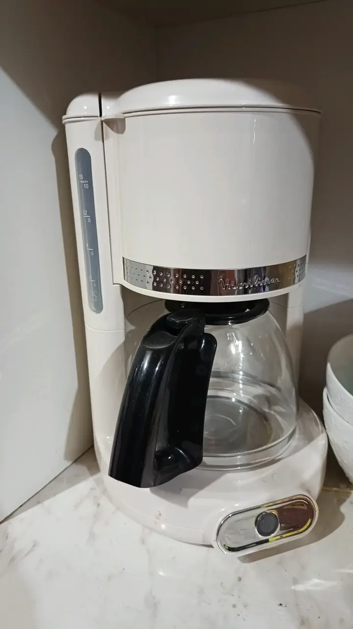 Cafetera eléctrica Moulinex blanca - 1